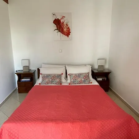 Aloe, Cozy Apt Garden View, 5' Away * Rhodes City